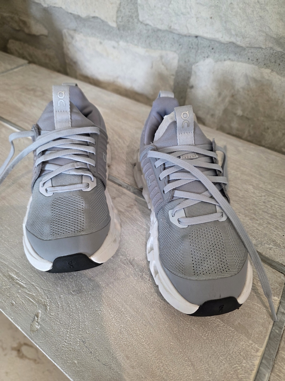 On Kids' Cloudswift Running Shoes - Grey